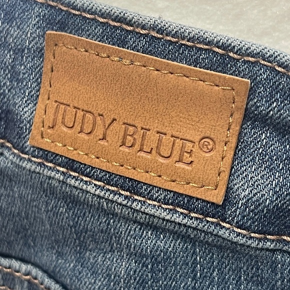 Judy Blue Boyfriend Fit Mid Rise Dark Wash Rolled Jeans Size 9/29 - Picture 5 of 5